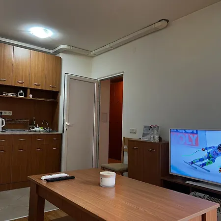 Апартамент Lucky Star Next To The Lift With Free Parking *